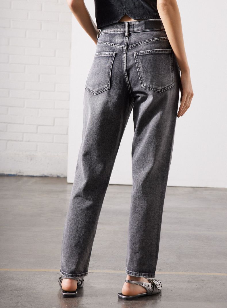 Jeans Mom Tiro Alto Lavado-1