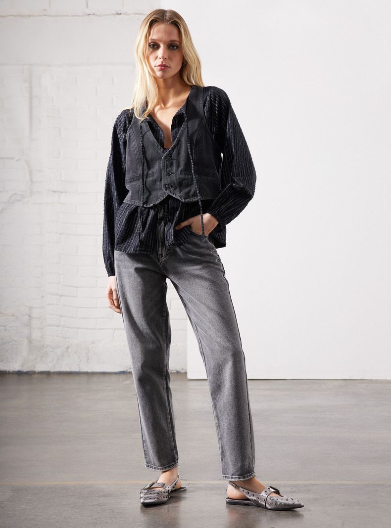Jeans Mom Tiro Alto Lavado-4