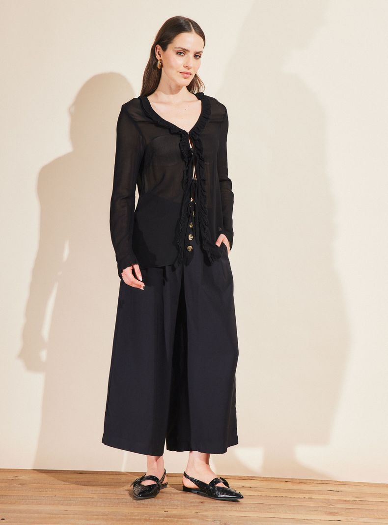 Blusa con Amarra y Vuelo en Cuello-4
