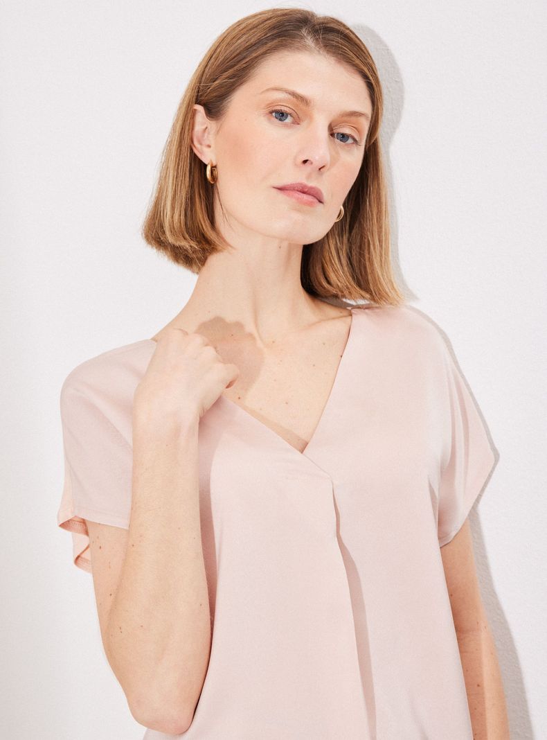 Polera Satinada Cuello con Cruce en V-2