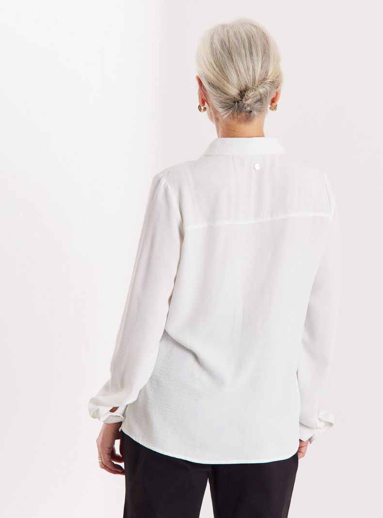Blusa Botones Perla y Bolsillos Parche-1