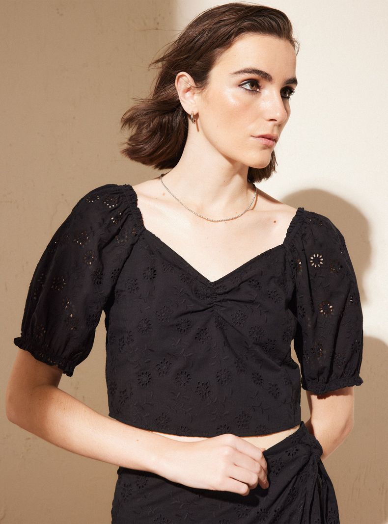 Blusa Crop Broderie Manga Corta-2