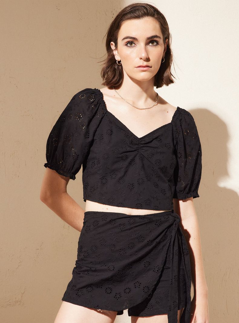 Blusa Crop Broderie Manga Corta-0
