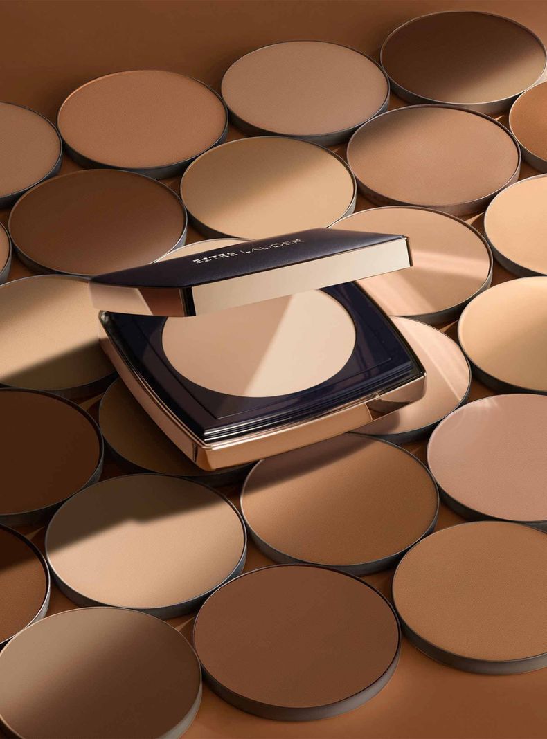 Base de Maquillaje Double Wear Stay-in-Place Matte Powder 2W1.5 Suede 12 g-4