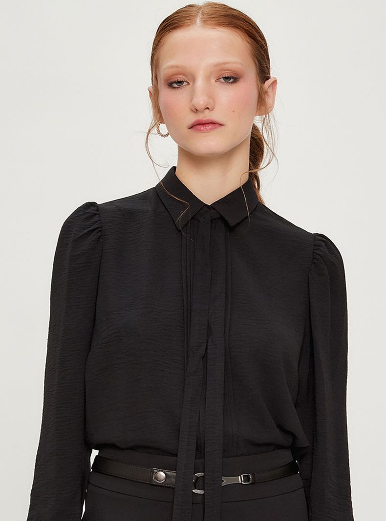 Blusa Lisa Cuello Blak