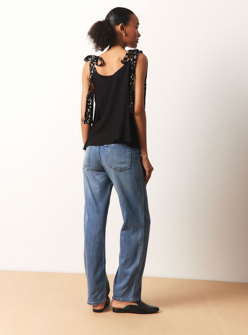 Blusa Doble Capa con Lazo en Tirantes