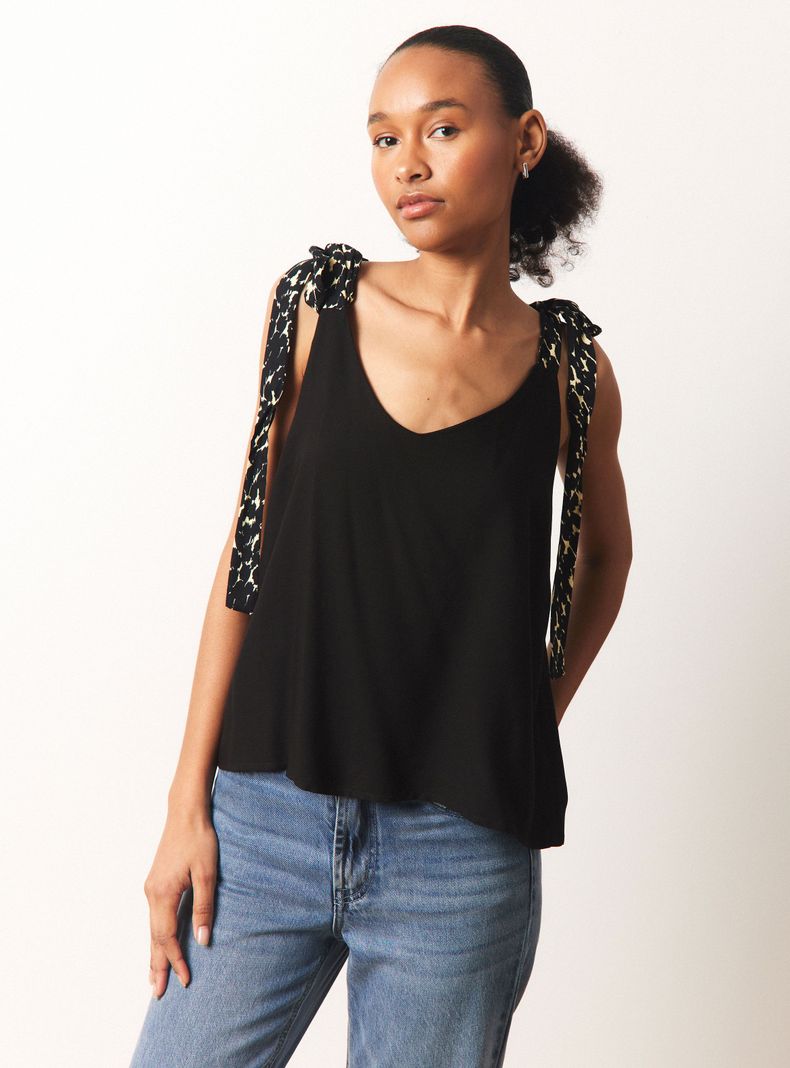 Blusa Doble Capa con Lazo en Tirantes