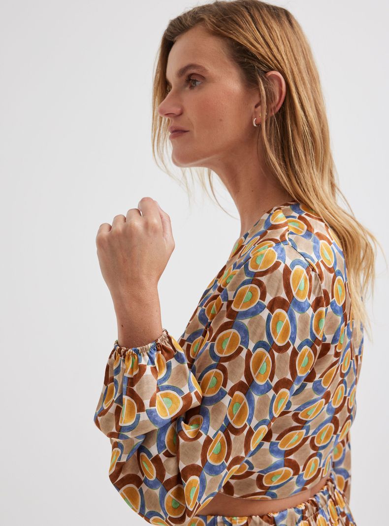 Blusa Crop Estampada Cierre Nudo Hecha en Italia-3