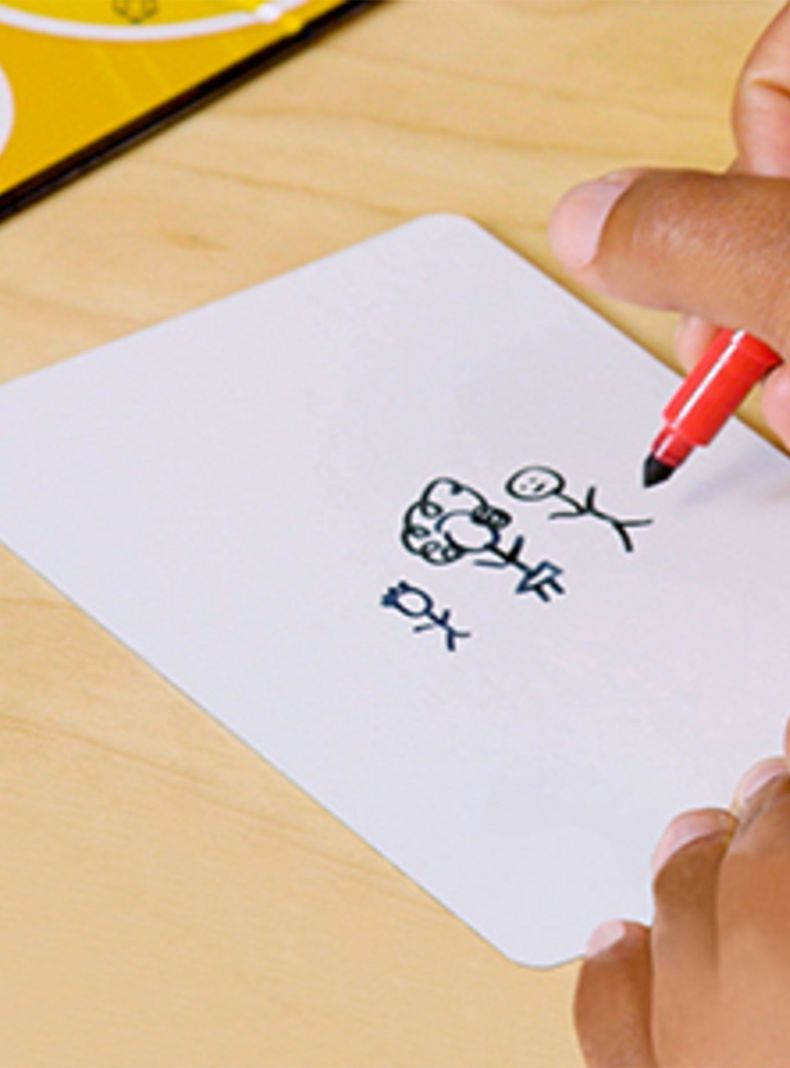 Pictionary Juego de Mesa Original-2