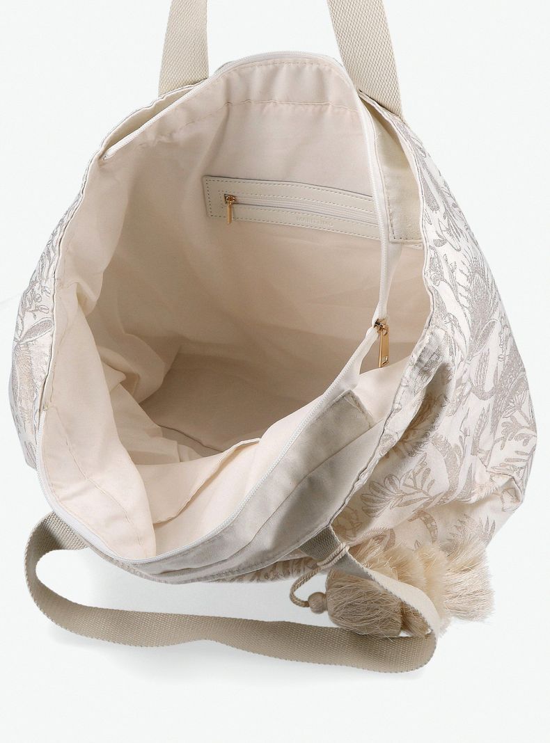 Cartera Totebag Estampado con Pompóm Decorativo-3