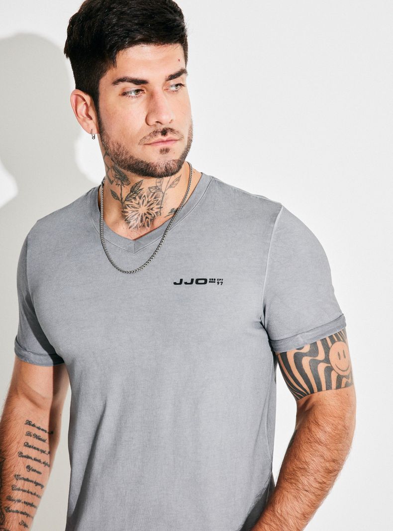 Polera Muscle Fit Dirty Wash Cuello V-2