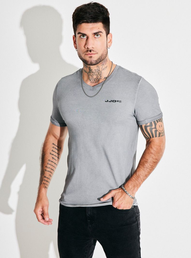 Polera Muscle Fit Dirty Wash Cuello V-0