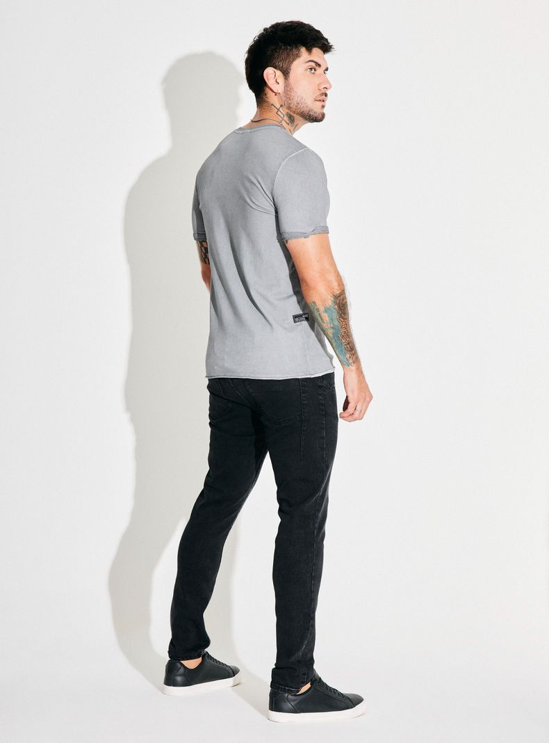 Polera Muscle Fit Dirty Wash Cuello V-5