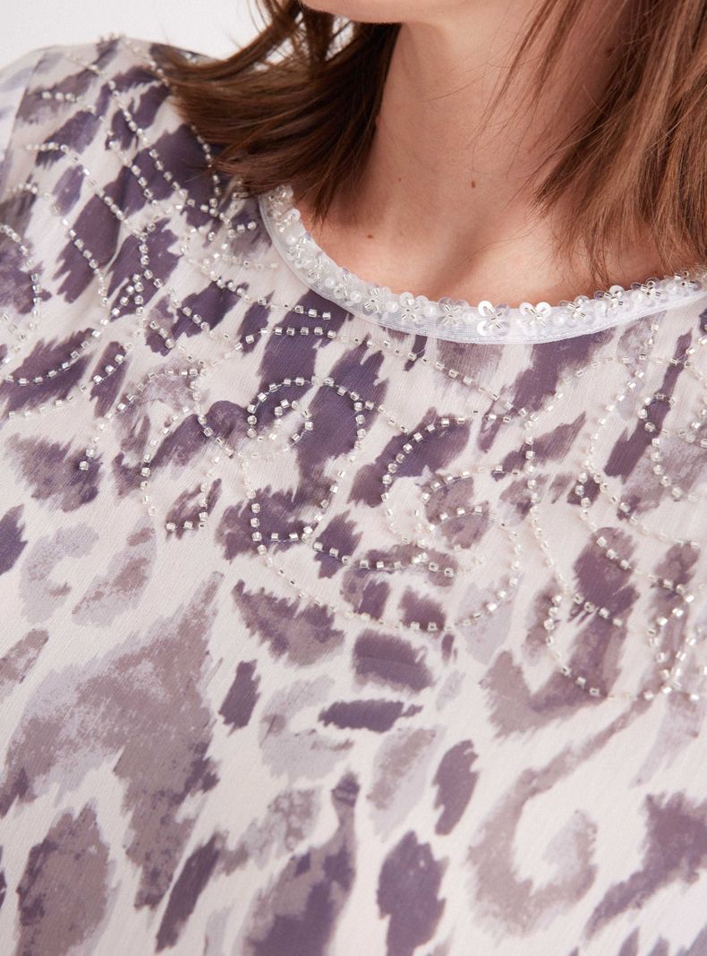 Blusa De Fiesta con Detalle Mostacillas en Escote-2