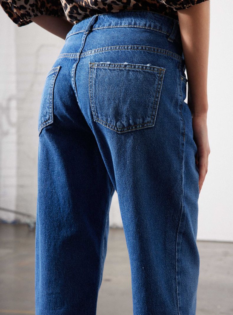 Jeans Recto Lavado Tiro Medio-3