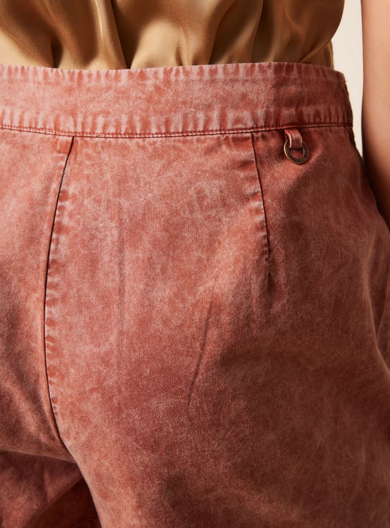 Short Tipo Skort con Bordados en Paño Delantero-3