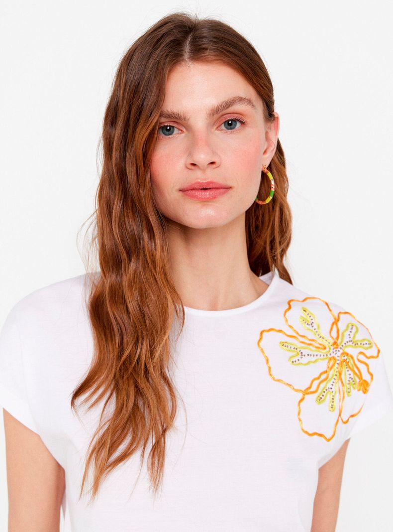 Polera Bordado Flor-2