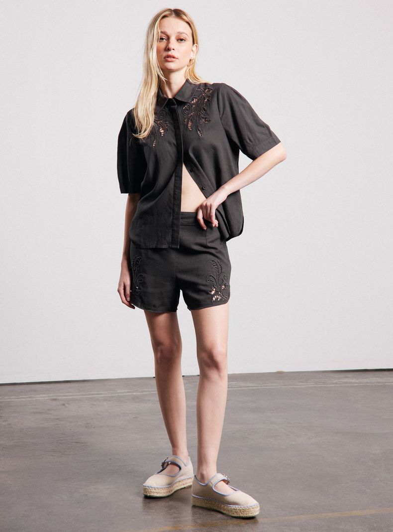 Blusa Bordado Frontal Lino-4