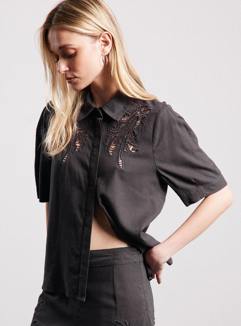 Blusa Bordado Frontal Lino-2