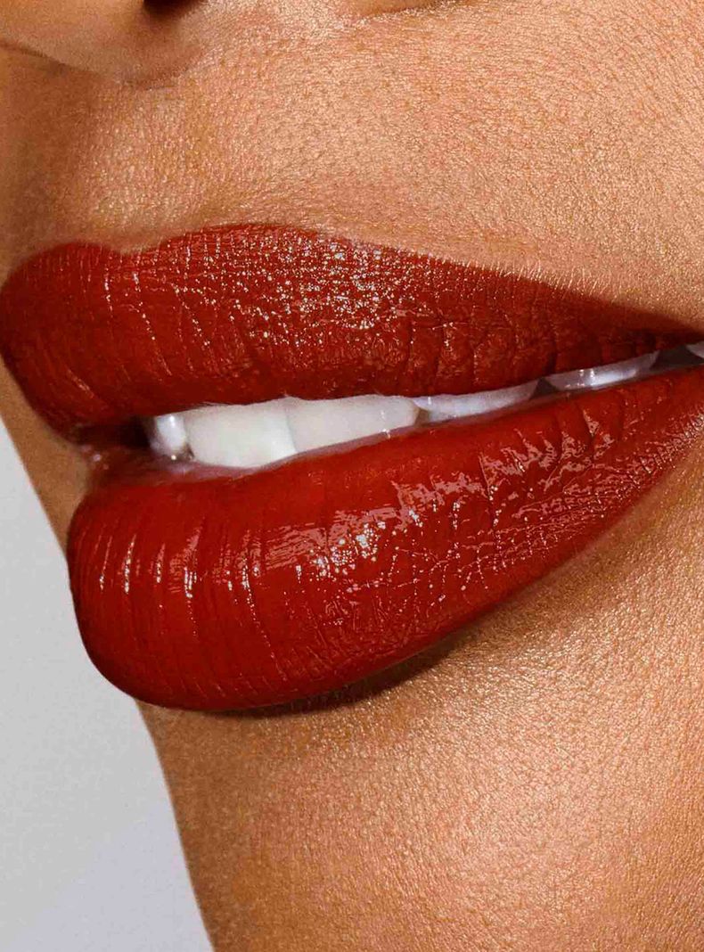Labial Pure Color Explicit Slick Shine Lipstick Heat Of The Moment 0.7 g-1