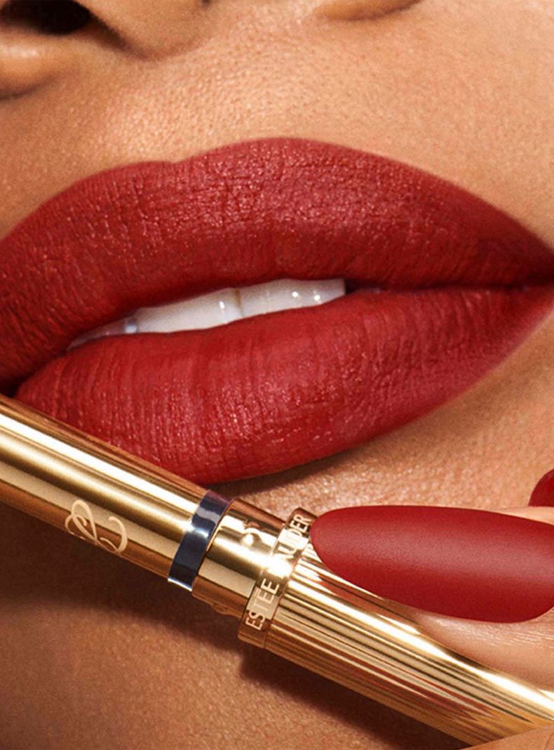 Labial  Pure Color Explicit Silk Matte Lipstick  It'S Vintage 0.7 g-1
