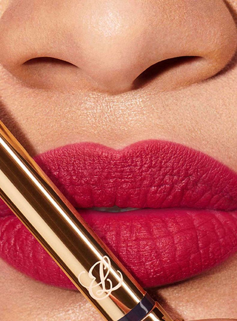 Labial  Pure Color Explicit Silk Matte Lipstick  Want Me 0.7 g-1