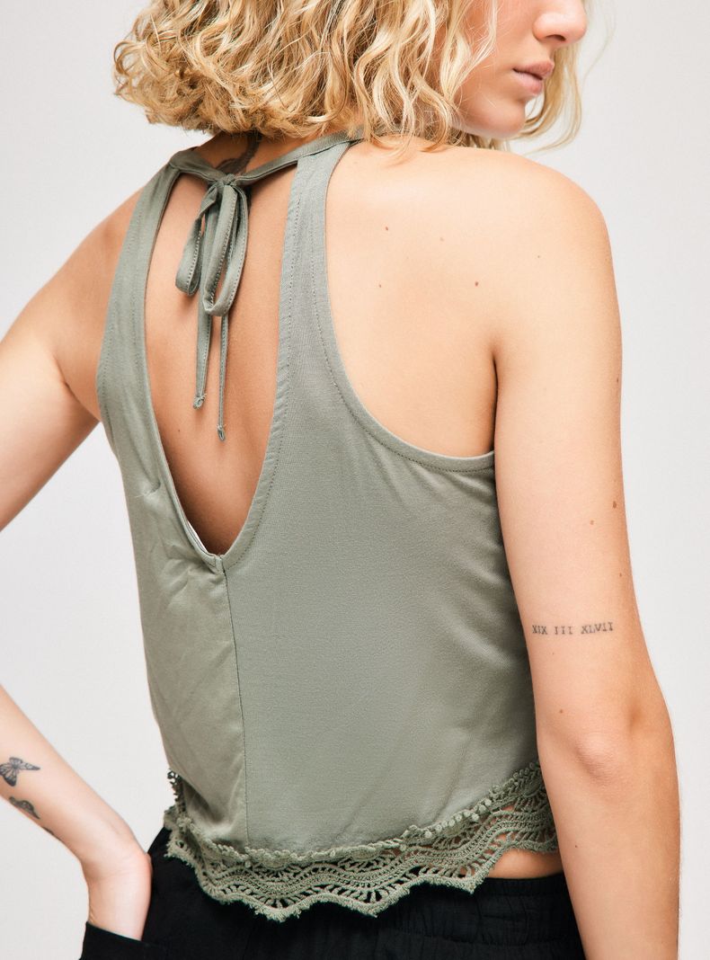 Polera Halter Bordados-3