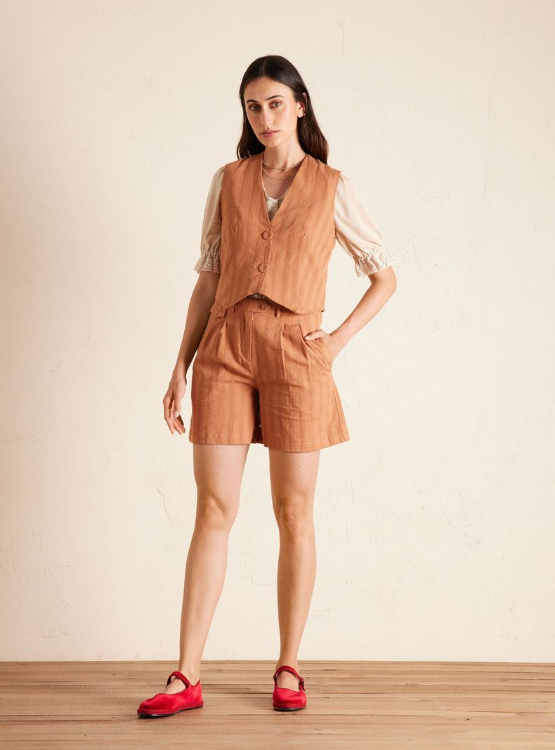 Short con Pinzas y Tela Diseño-4