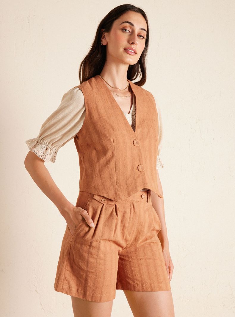 Short con Pinzas y Tela Diseño-0