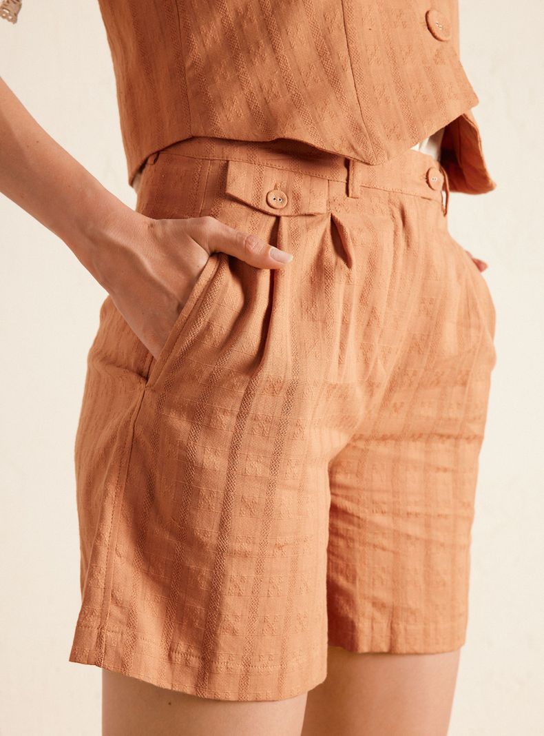 Short con Pinzas y Tela Diseño-2
