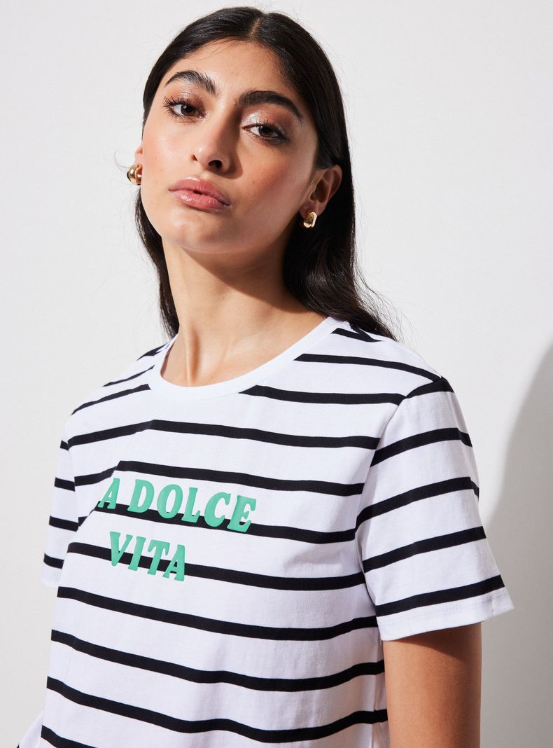 Polera Listada con Texto Estampado-2