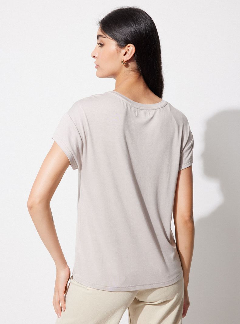 Polera Básica Fluida con Estampado Metalizado-1