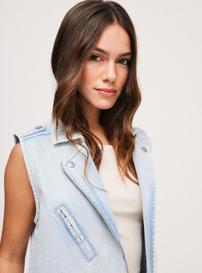Chaqueta con Cierre-3