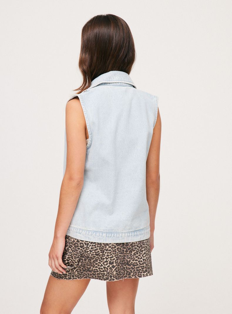 Chaqueta con Cierre-1