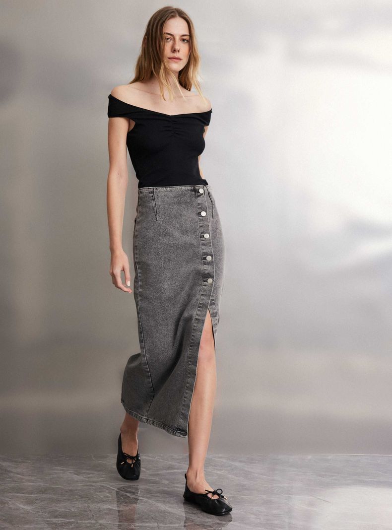 Falda Denim Abotonada con Abertura Diagonal-4
