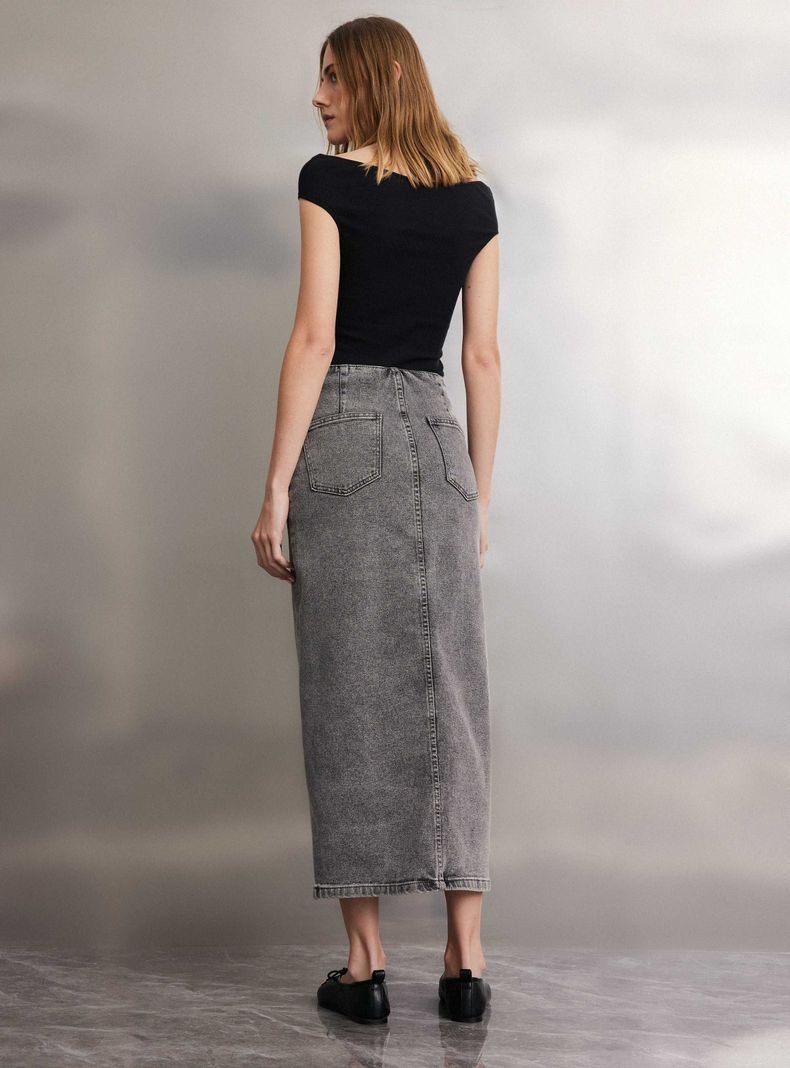 Falda Denim Abotonada con Abertura Diagonal-5