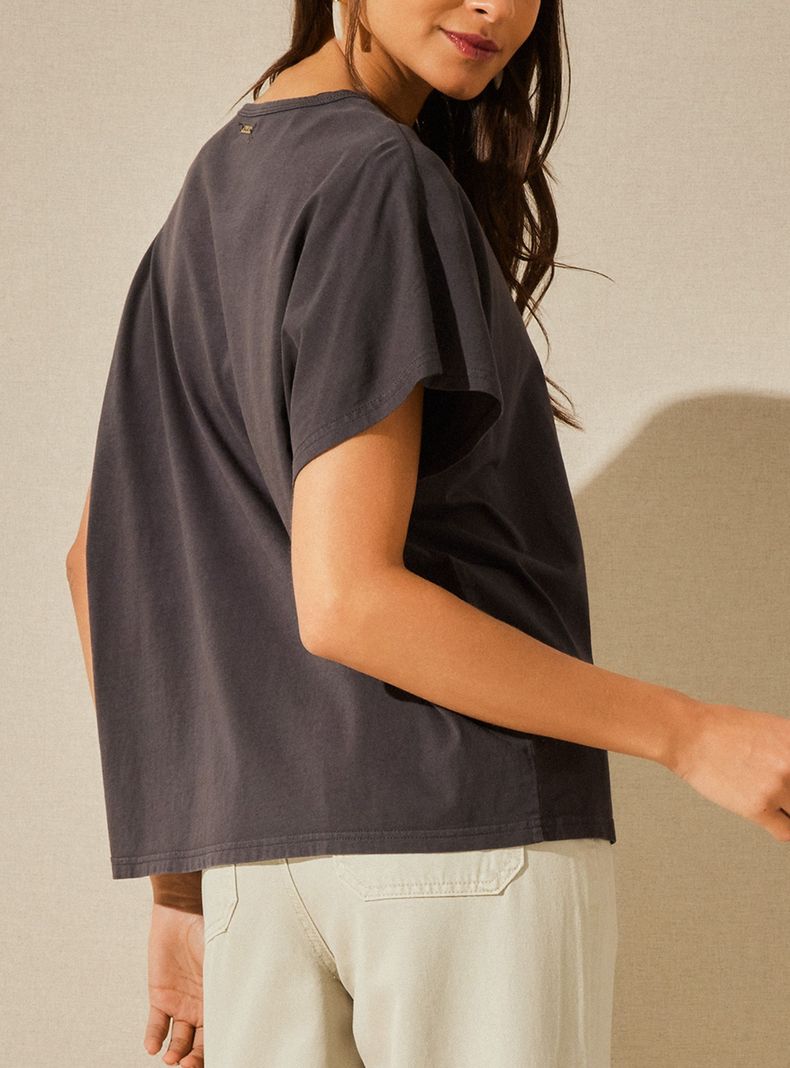 Polera con Diseño Aplicación Metálica-3