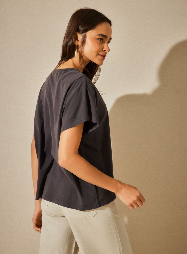 Polera con Diseño Aplicación Metálica-1