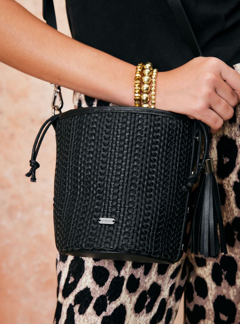 Cartera Tipo Bucket Tejida-1