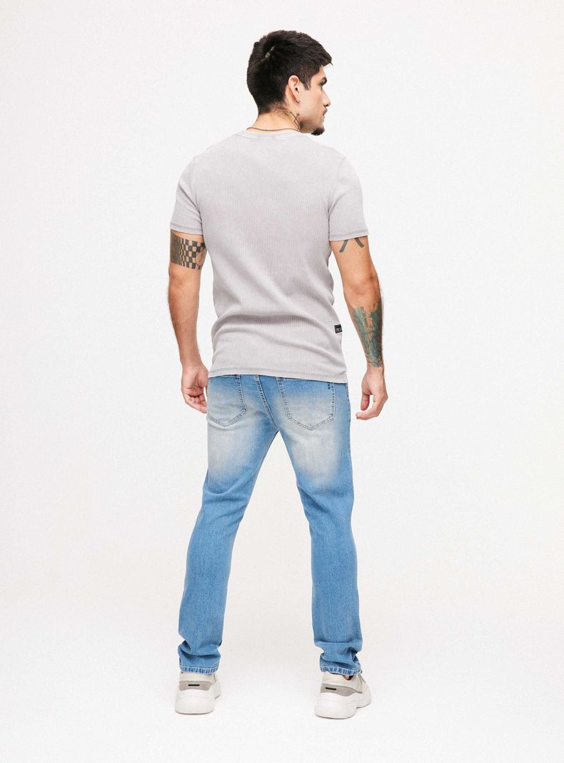 Jeans Sobreteñido Roturas y Remallado-5