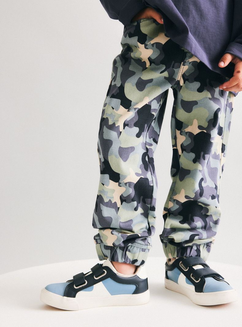 Pantalón Twill Estampado Camo-0