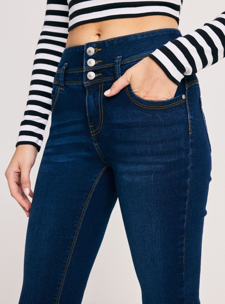 Jeans Pretina Alta con Cortes-2