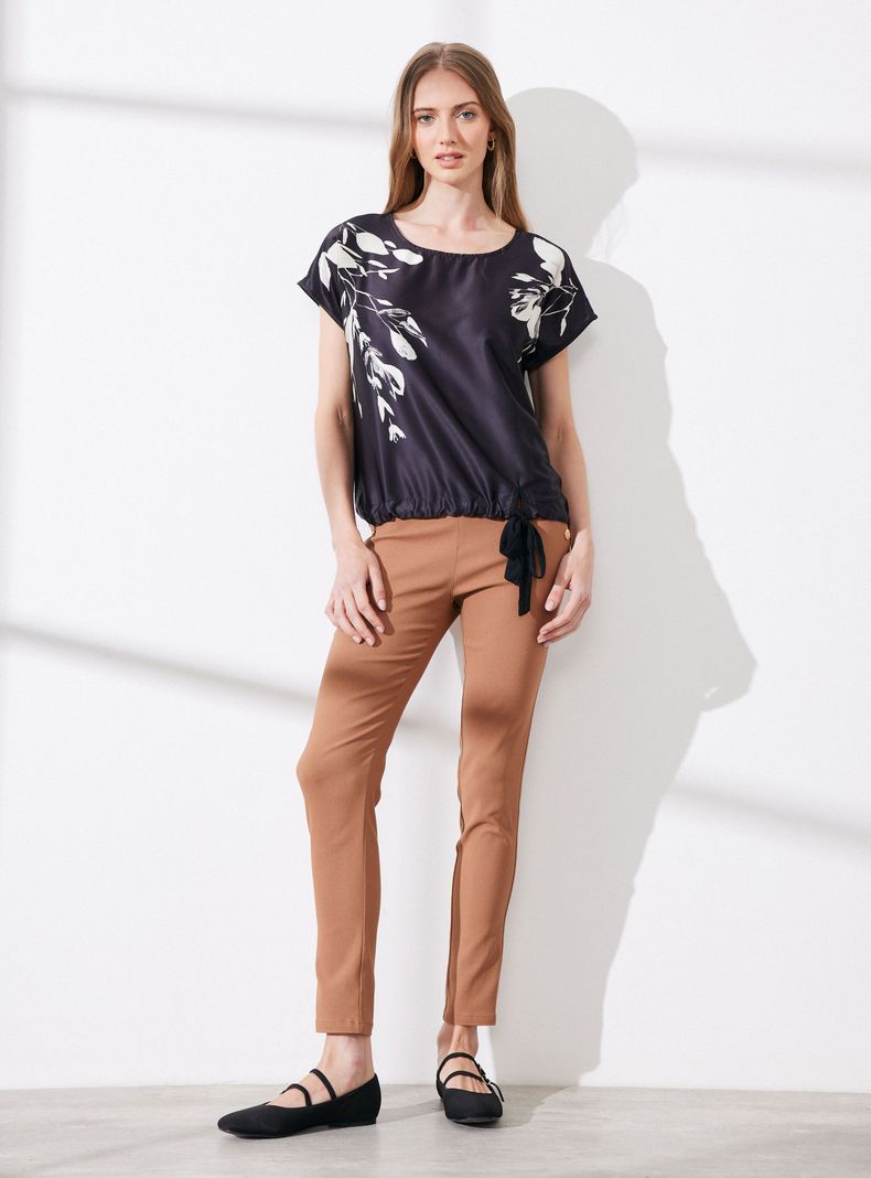 Polera Estampada y Tela Satinada con Espalda Elasticada-4