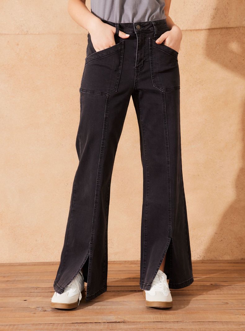 Jeans con Corte y Abertura en Bota-0