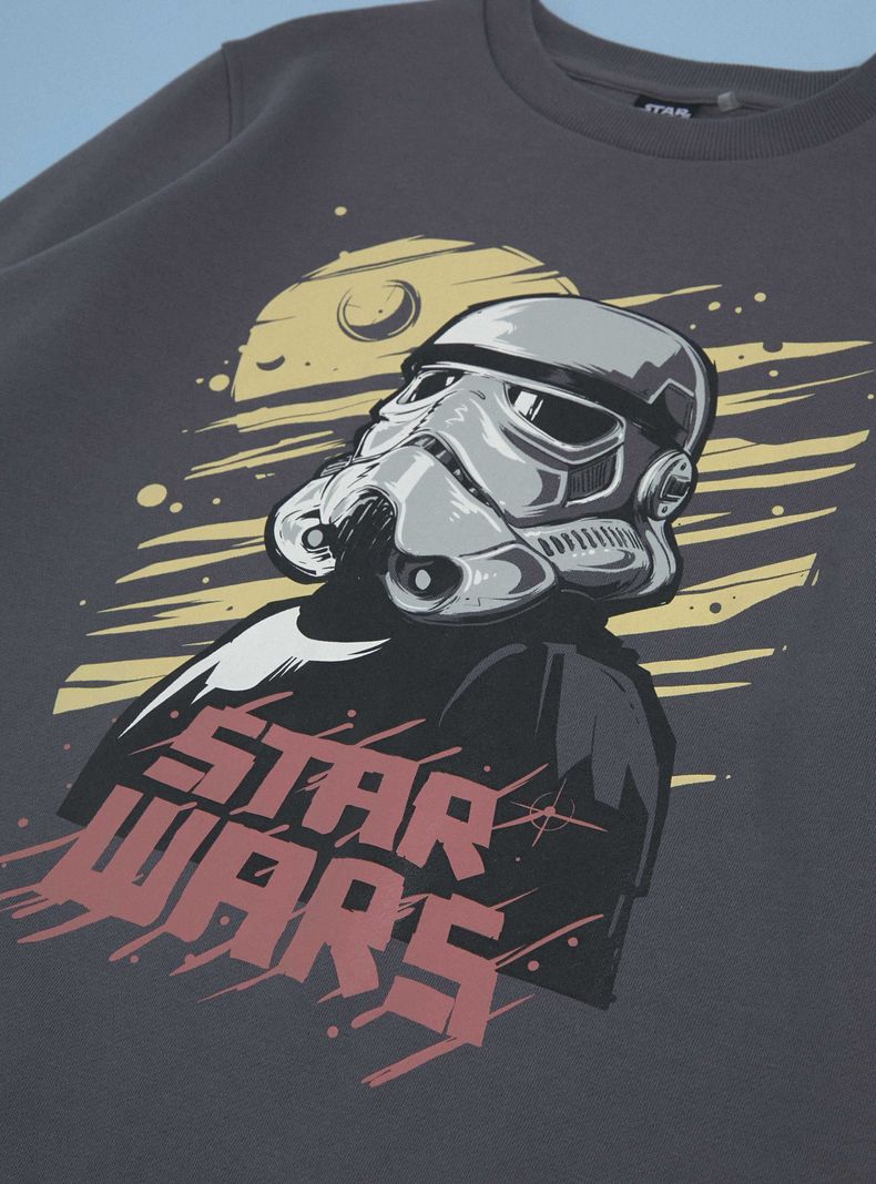 Polerón con Focal Print Stormtrooper-4