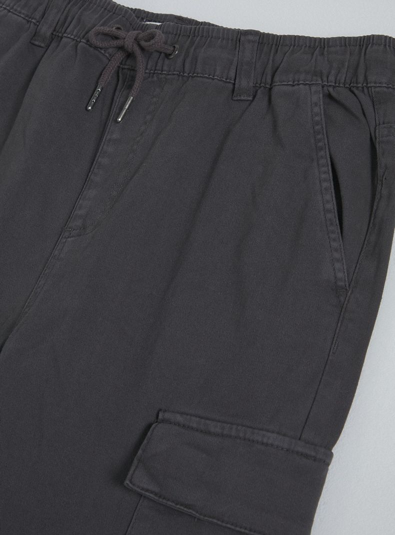 Pantalón con Bolsillos Cargo-3