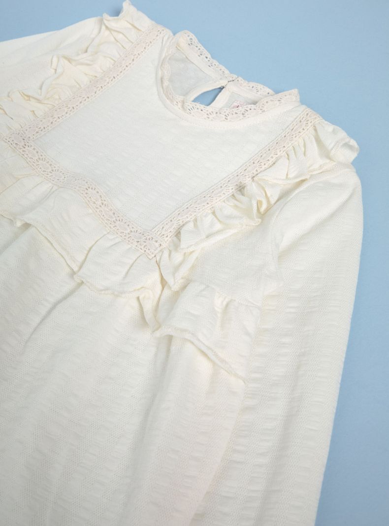 Polera Corte con Vuelos y Tela Textura-2