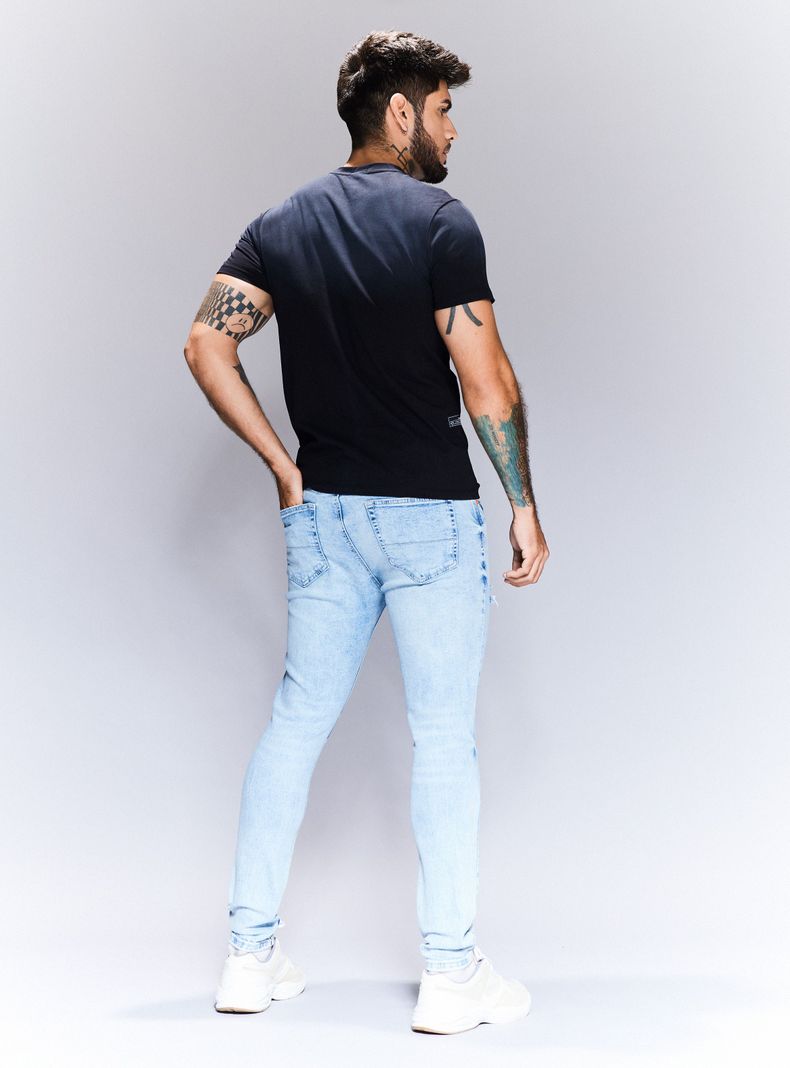 Polera Estampado Alrededor Cuello Pintura Spray-5