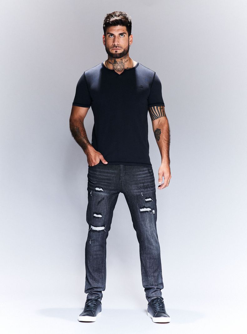 Jeans Desgastado con Bigotes Roturas con Parche-4