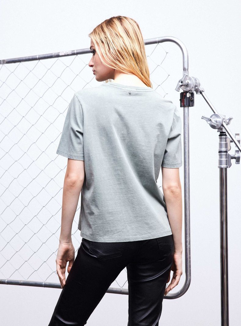 Polera Estampado Pecho-1